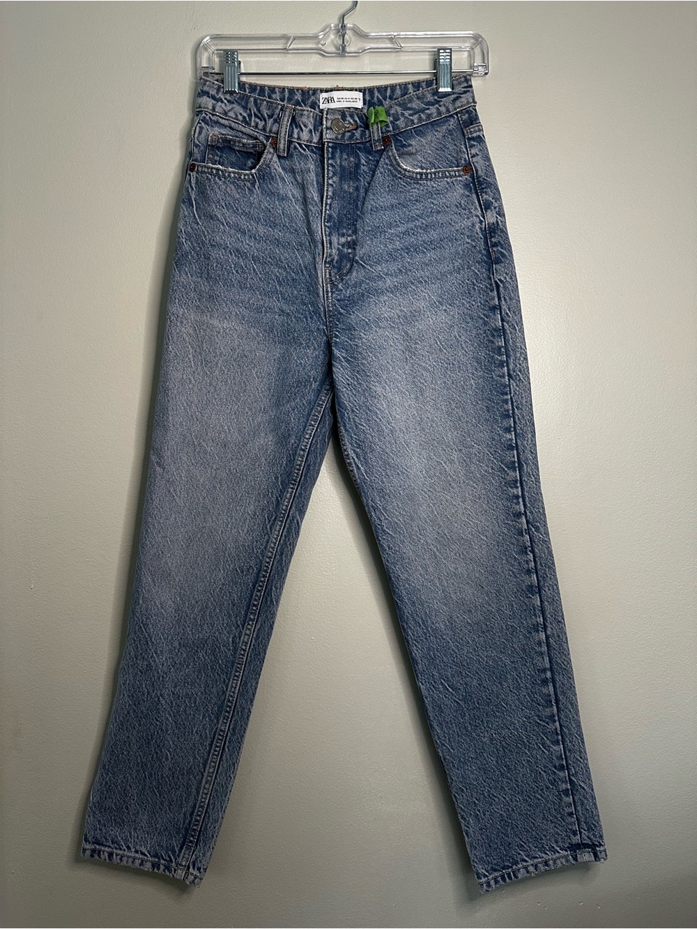Zara High Rise Relaxed Mom Jeans Medium Wash Size 4 / 26